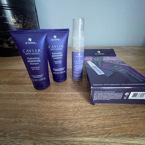 NWT Alterna Caviar Anti-Aging Must-Haves Moisture Trial Kit - Picture 3 of 3